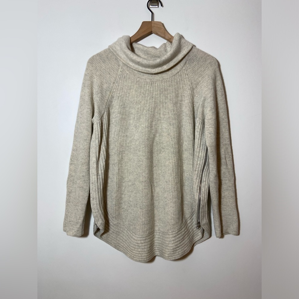 Vince cashmere/wool blend pullover mock neck sweater Side Zipper Cream Sz M